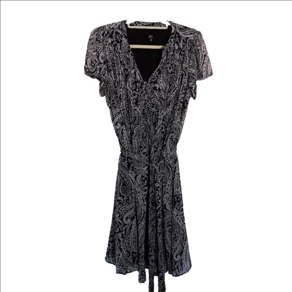 Black & Grey Paisley Flowy Chiffon Midi Dress Belted Front Pleats Flutter Sleeve